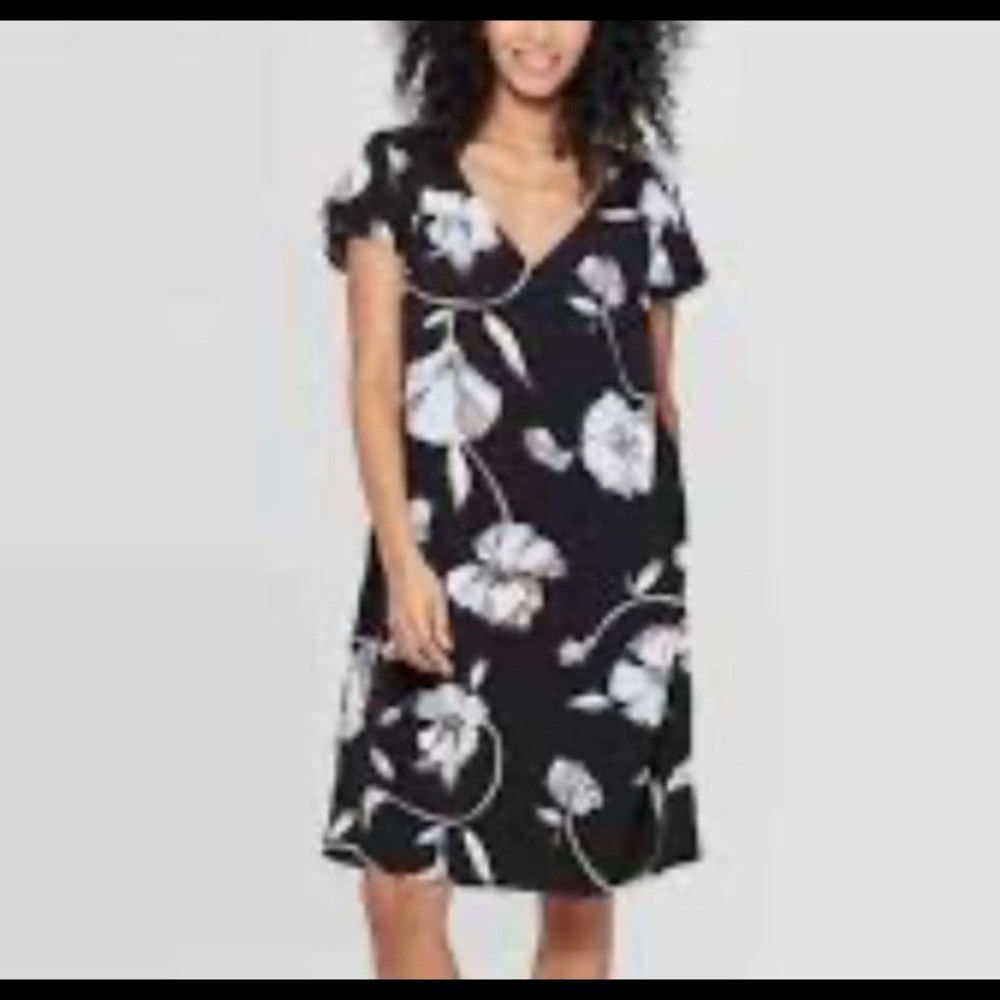 a new day Floral V Neck Dress size Medium - Picture 2 of 6